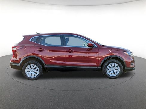 Used 2020 Nissan Rogue Sport S image 4