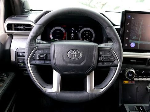 Used 2025 Toyota Tacoma Trailhunter image 27