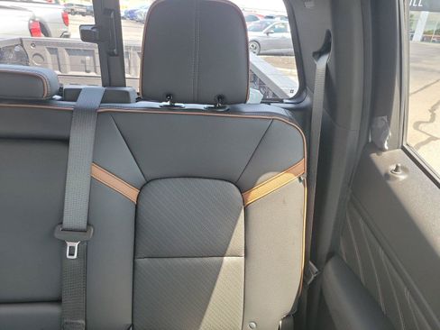 New 2026 GMC Canyon AT4 w/ AT4 Premium Package AWD/4WD image 13