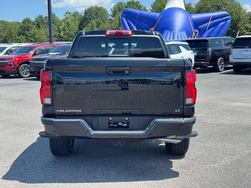 Used 2024 Chevrolet Colorado LT w/ LT Convenience Package III RWD image 4