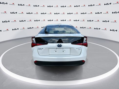 Used 2020 Toyota Prius XLE w/ Carpet Mat Package image 7