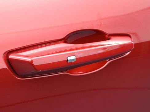 Used 2024 Chevrolet Traverse LT image 44