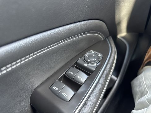 Used 2018 Buick Regal Preferred image 33