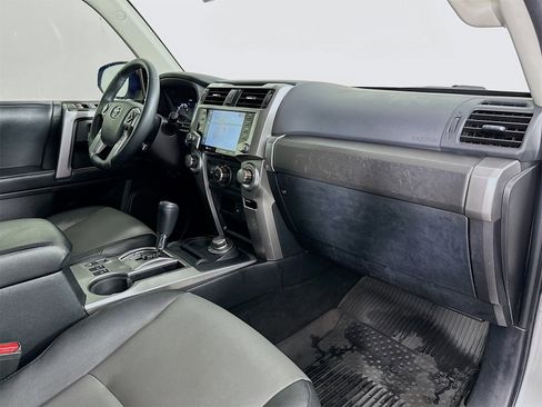 Used 2021 Toyota 4Runner SR5 Premium image 29