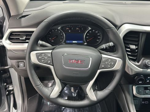 Used 2023 GMC Acadia SLT w/ Preferred Package image 9