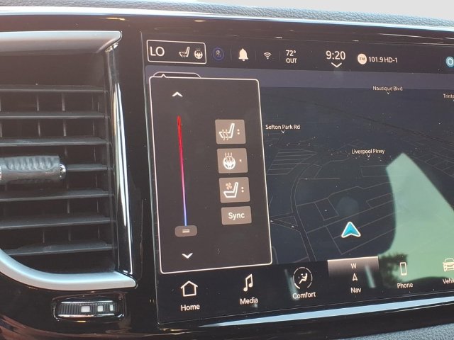 Used 2024 Chrysler Pacifica Limited w/ Uconnect Theater Family Group FWD image 15