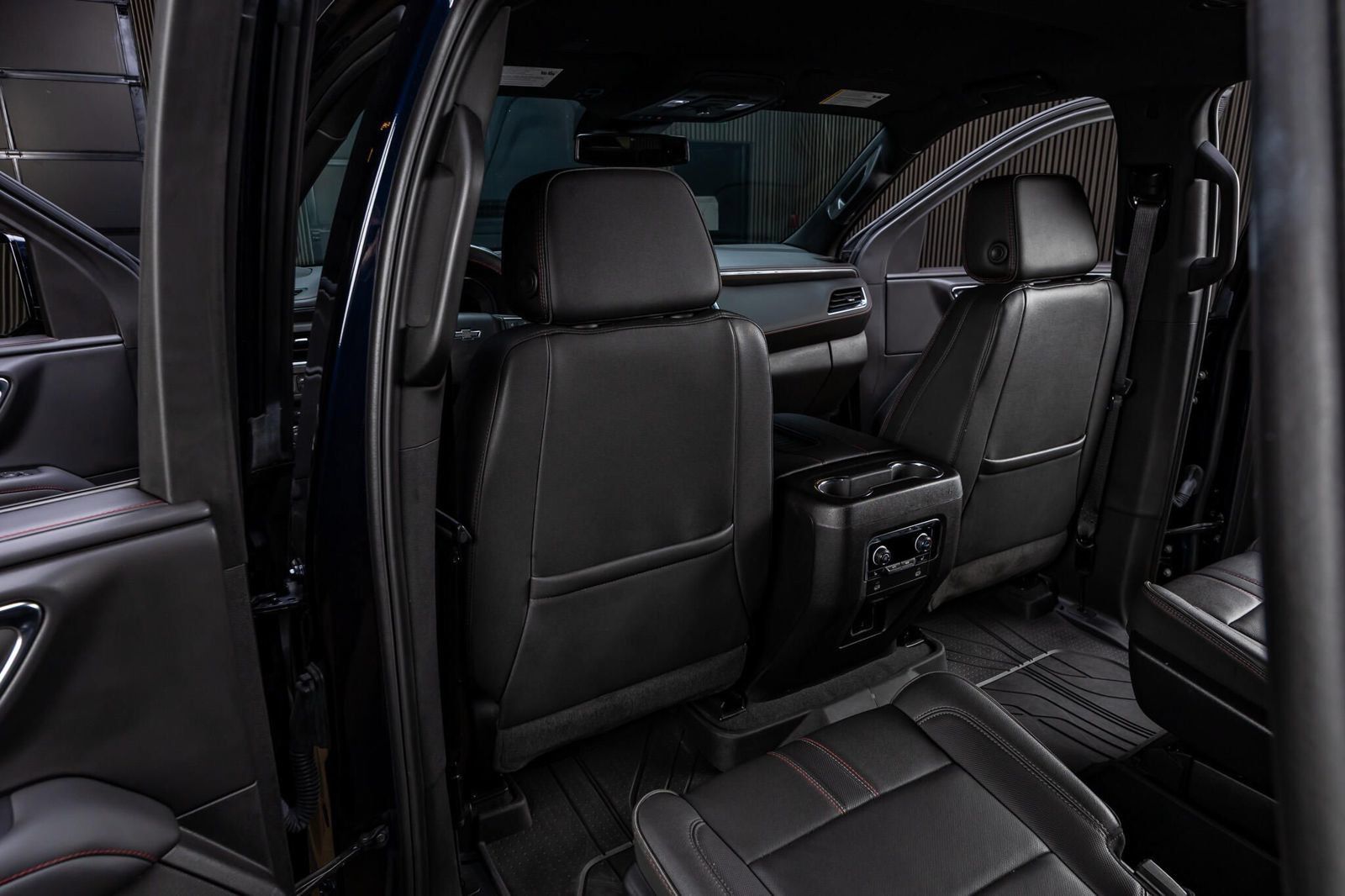 Used 2024 Chevrolet Tahoe RST w/ Luxury Package AWD/4WD image 39