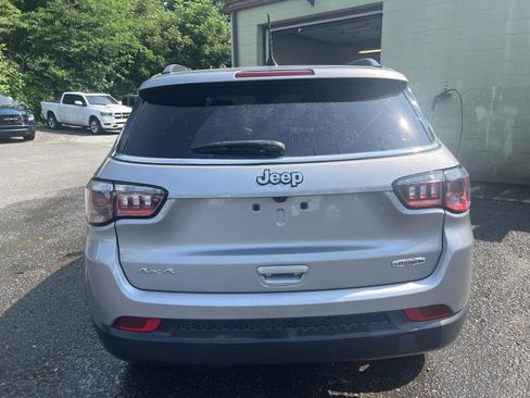 Used 2023 Jeep Compass Latitude AWD/4WD image 4