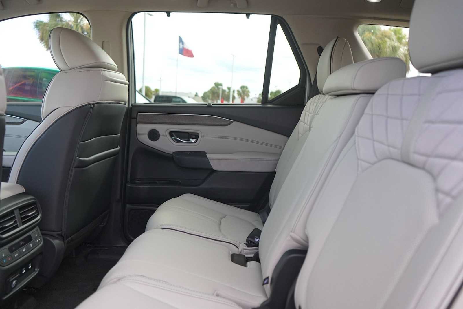New 2026 Honda Pilot Elite image 13