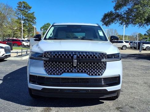 New 2026 Lincoln Navigator L Premier AWD/4WD image 3