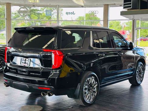 Used 2023 GMC Yukon Denali Ultimate AWD/4WD image 5