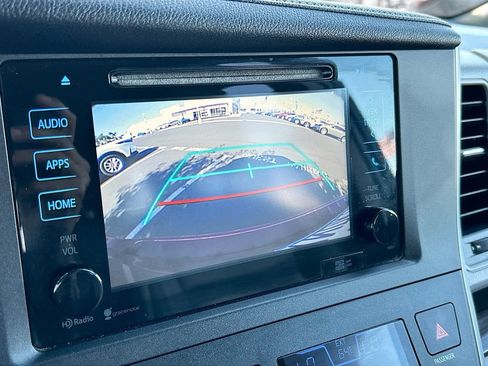 Used 2015 Toyota Sienna XLE w/ XLE Navigation Package FWD image 14