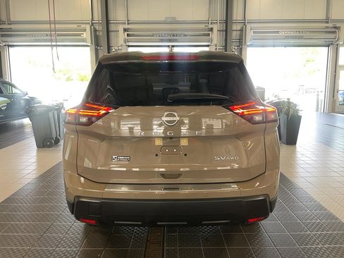 Used 2024 Nissan Rogue SV w/ SV Premium Package image 19