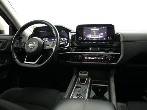 Used 2022 Nissan Pathfinder SV w/ SV Premium Package AWD/4WD image 8