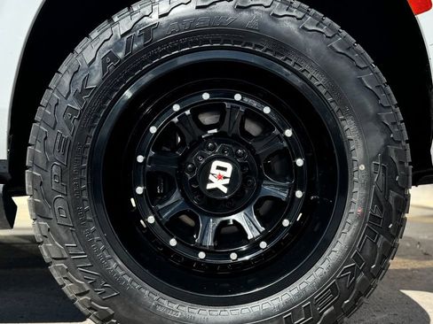 Used 2021 GMC Yukon AT4 w/ AT4 Premium Plus Package image 10