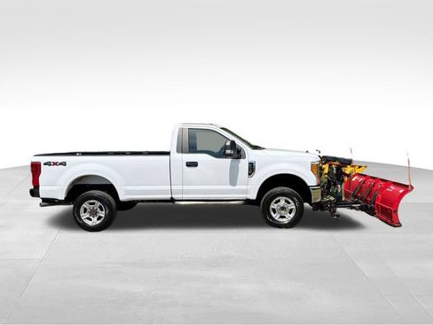 Used 2017 Ford F250 XL w/ Power Equipment Group AWD/4WD image 2