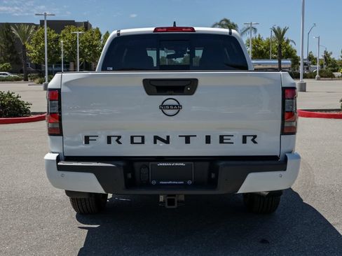 New 2026 Nissan Frontier SV w/ SV Convenience Package RWD image 5