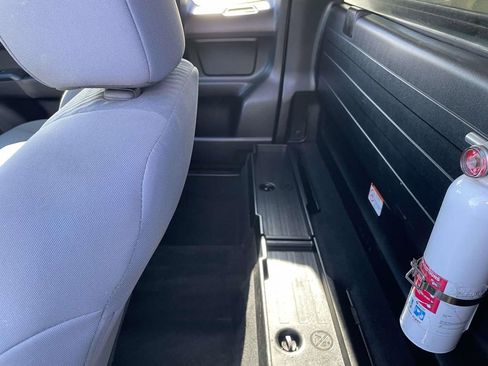 Used 2022 Toyota Tacoma SR image 23