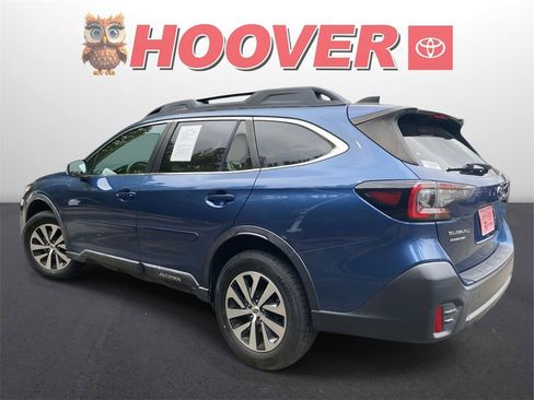 Used 2020 Subaru Outback Premium image 5