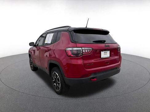 Used 2025 Jeep Compass Trailhawk AWD/4WD image 11