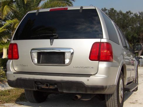 Used 2003 Lincoln Navigator Luxury image 7
