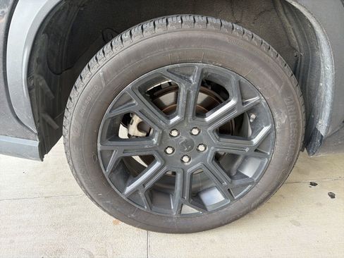 Used 2022 Toyota Highlander L FWD image 15