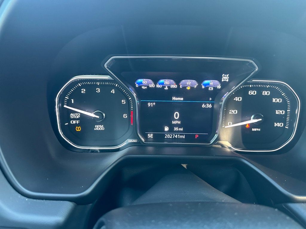 Used 2021 GMC Yukon XL SLT AWD/4WD image 12