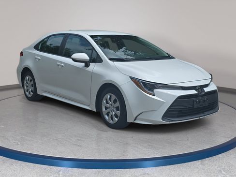 Used 2024 Toyota Corolla LE FWD image 3