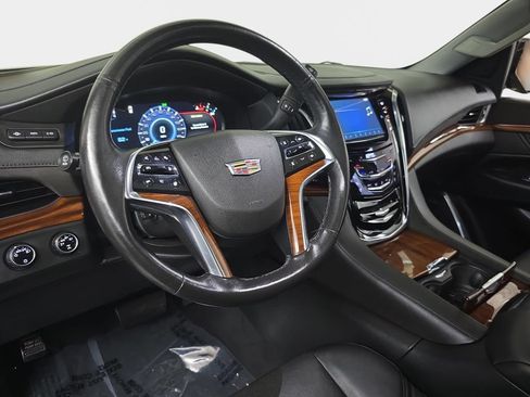 Used 2016 Cadillac Escalade Luxury AWD/4WD image 19