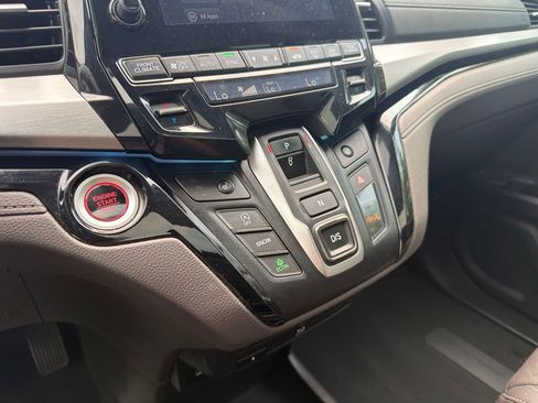Certified 2022 Honda Odyssey Touring image 36