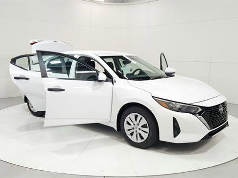 Used 2025 Nissan Sentra S FWD image 29