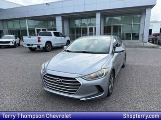 Used 2017 Hyundai Elantra SE FWD video 1