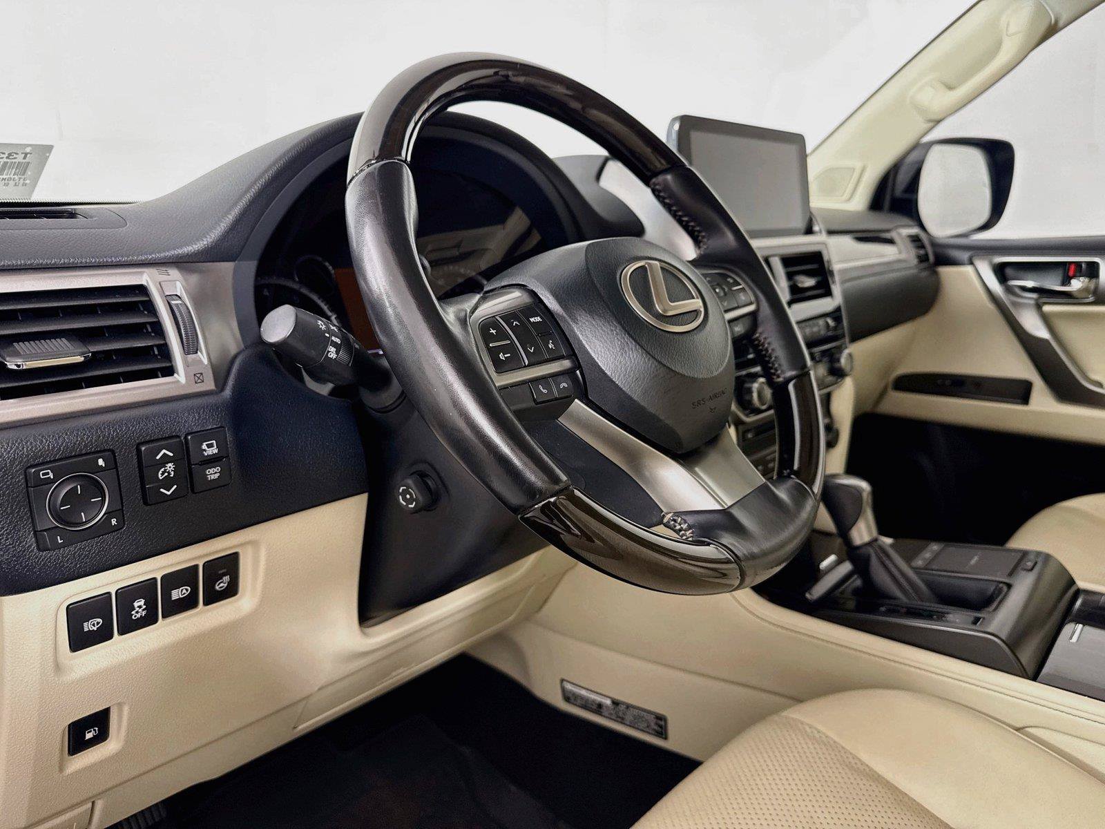 Used 2022 Lexus GX 460 Luxury w/ Sport Design Package AWD/4WD image 5