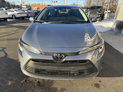 Used 2024 Toyota Corolla LE image 3