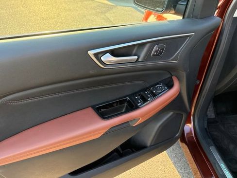 Used 2016 Ford Edge Titanium w/ Equipment Group 302A FWD image 9