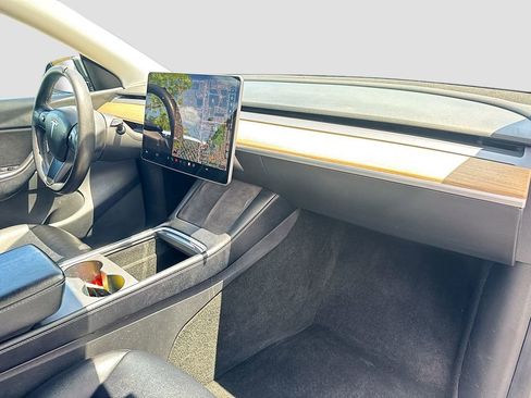Used 2021 Tesla Model Y Long Range image 29