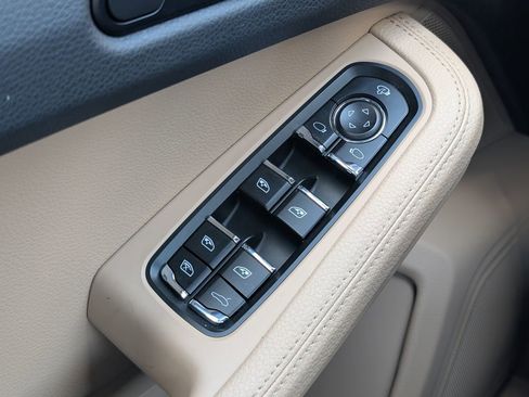 Used 2024 Porsche Macan S AWD/4WD image 22