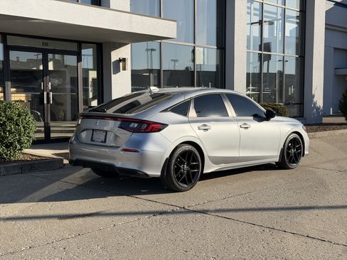 Used 2025 Honda Civic Sport image 4