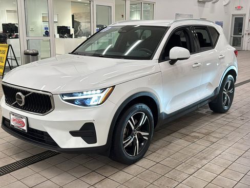 Certified 2023 Volvo XC40 B5 Core w/ Protection Package Premier image 9