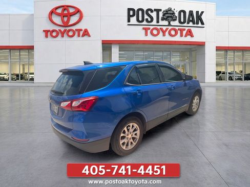 Used 2019 Chevrolet Equinox LS FWD image 3