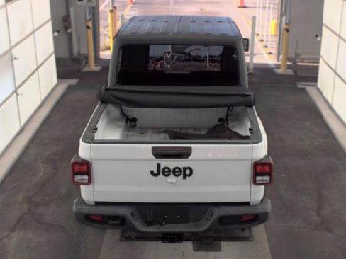 Used 2022 Jeep Gladiator Sport AWD/4WD image 7