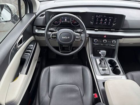 Used 2024 Kia Carnival LX image 15