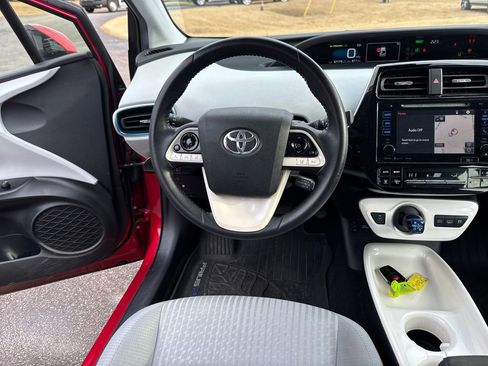 Used 2019 Toyota Prius Prime Plus image 17