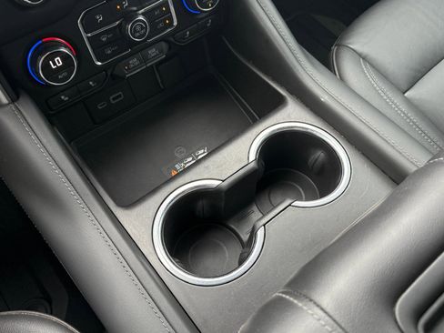 Used 2021 Chevrolet Tahoe Z71 w/ Z71 Off-Road Package image 17