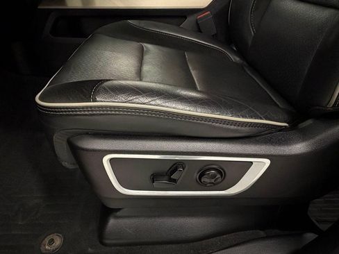 Used 2020 RAM 1500 Laramie AWD/4WD image 11