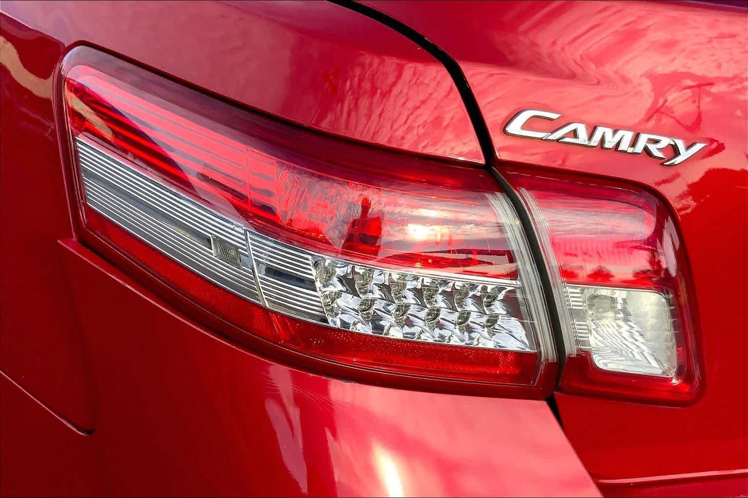 Used 2010 Toyota Camry LE FWD image 23