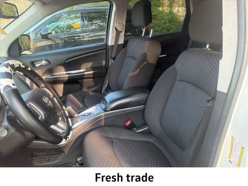 Used 2019 Dodge Journey SE image 7