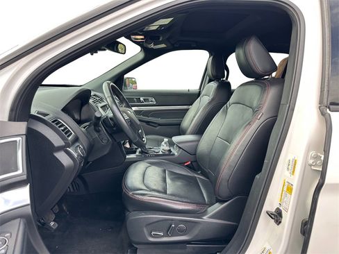 Used 2018 Ford Explorer Sport image 9