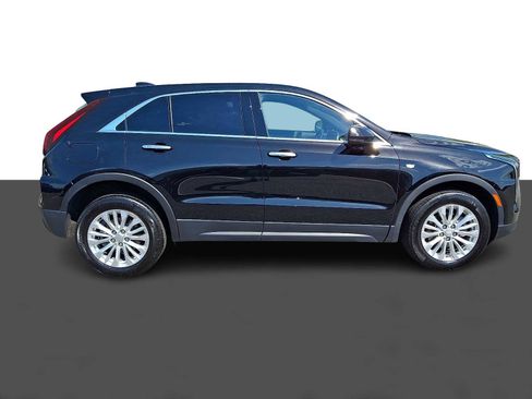 Used 2024 Cadillac XT4 Luxury w/ Cold Weather Package AWD/4WD image 7