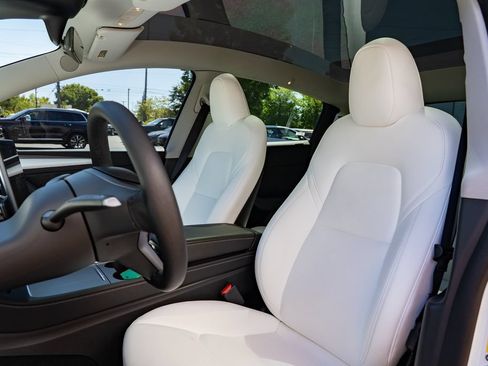 Used 2023 Tesla Model Y Long Range AWD/4WD image 16